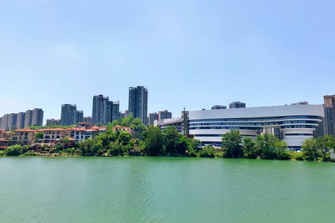 鴻(hong)堃(kun)蘤語墅(shu)